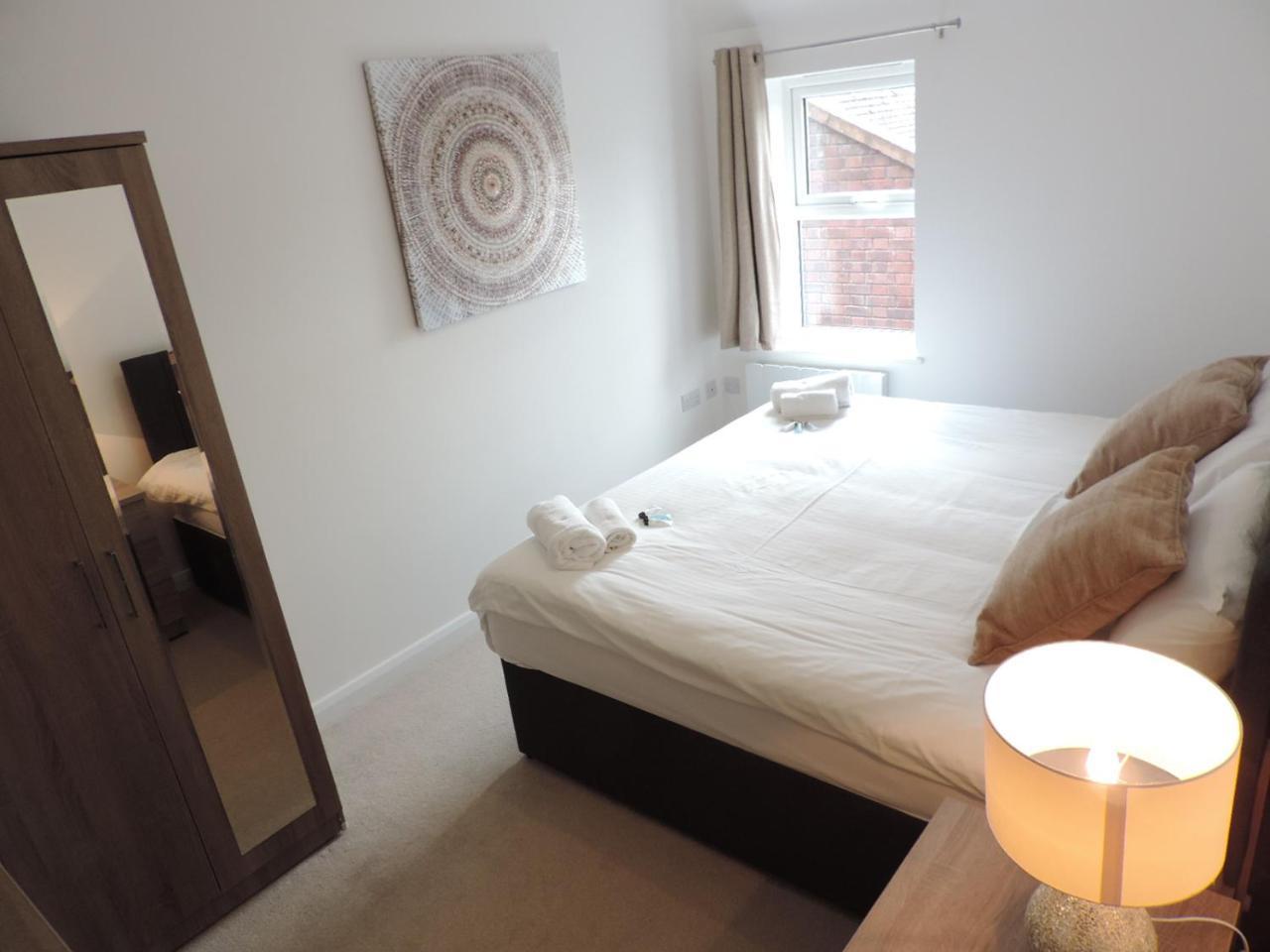 Park House - City Centre Apartment Питерборо Екстериор снимка